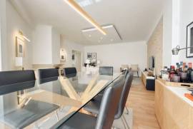 Apartamento T2 Renovado em Massamá