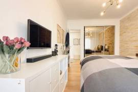 Apartamento T2 Renovado em Massamá