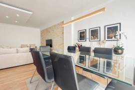 Apartamento T2 Renovado em Massamá