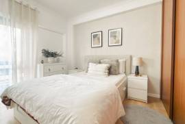 Apartamento T2 Renovado em Massamá