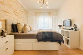 Apartamento T2 Renovado em Massamá