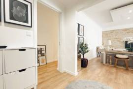 Apartamento T2 Renovado em Massamá