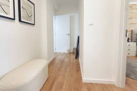 Apartamento T2 Renovado em Massamá