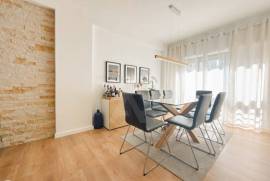 Apartamento T2 Renovado em Massamá