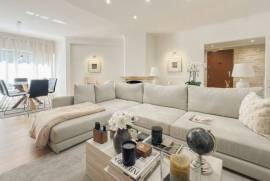 Apartamento T2 Renovado em Massamá