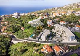 2+1 bedroom apartment with large patio and jacuzzi