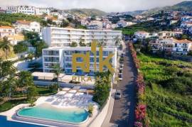 2+1 bedroom apartment with large patio and jacuzzi