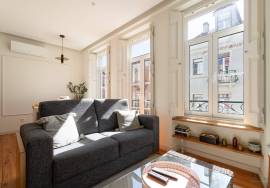 Triplex with beautiful terrace in Graca.