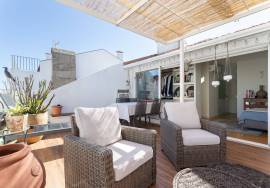 Triplex with beautiful terrace in Graca.