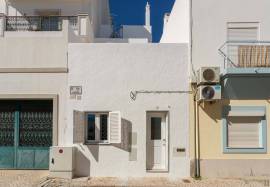 Renovated Traditional House in Olhão | 2 Suites & 3 Terraces in the City Centre