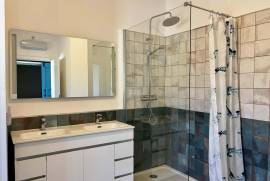 Iconically Renovated T1+1 Villa with Panoramic Terrace, Sarnadas, Alte