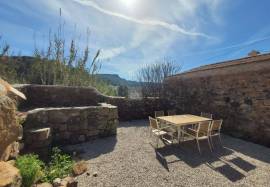 Iconically Renovated T1+1 Villa with Panoramic Terrace, Sarnadas, Alte
