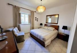 Albufeira - 2 bedroom apartment for sale 300 m from the beach