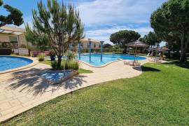 Albufeira - 2 bedroom apartment for sale 300 m from the beach