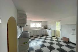 4 Bedroom Villa with Indoor Pool for Sale in Maceira – Leiria