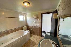 4 Bedroom Villa with Indoor Pool for Sale in Maceira – Leiria