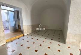 Opportunity in Castuera center: 177 m² house with terrace and patio for 35.000 €