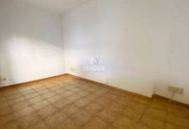 Opportunity in Castuera center: 177 m² house with terrace and patio for 35.000 €