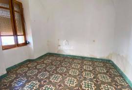 Opportunity in Castuera center: 177 m² house with terrace and patio for 35.000 €