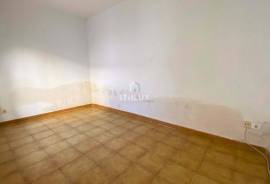 Opportunity in Castuera center: 177 m² house with terrace and patio for 35.000 €