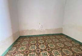 Opportunity in Castuera center: 177 m² house with terrace and patio for 35.000 €