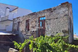 Ruined House for Reconstruction with Approved Project for AL – Vila Nova de Foz Côa