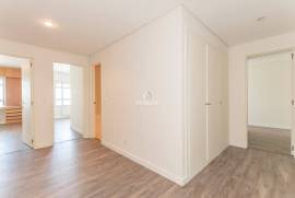 Prestigious 5 Bedroom Apartment in Twin Towers – Panoramic View over Lisbon