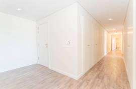 Prestigious 5 Bedroom Apartment in Twin Towers – Panoramic View over Lisbon