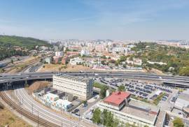Prestigious 5 Bedroom Apartment in Twin Towers – Panoramic View over Lisbon