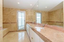 Prestigious 5 Bedroom Apartment in Twin Towers – Panoramic View over Lisbon