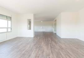 Prestigious 5 Bedroom Apartment in Twin Towers – Panoramic View over Lisbon