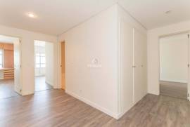 Prestigious 5 Bedroom Apartment in Twin Towers – Panoramic View over Lisbon