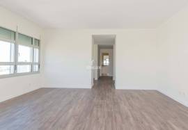 Prestigious 5 Bedroom Apartment in Twin Towers – Panoramic View over Lisbon