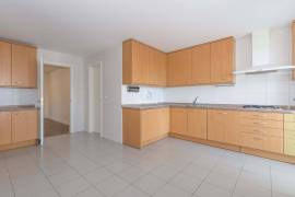 Prestigious 5 Bedroom Apartment in Twin Towers – Panoramic View over Lisbon