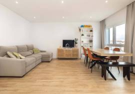Semi-new 2 bedrooms in Alhos Vedros
