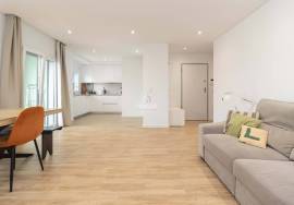 Semi-new 2 bedrooms in Alhos Vedros