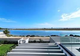 Long-Term Rental: Luxury 2-Bedroom with Panoramic Views in Frontline Fuseta