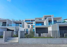 Long-Term Rental: Luxury 2-Bedroom with Panoramic Views in Frontline Fuseta