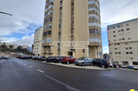 Refurbished 3 bedroom bank apartment located in Ramada, municipality of Odivelas