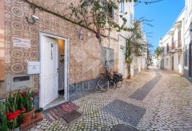 3 Bedroom Townhouse with Sea Views in the Heart of Olhão, Eastern Algarve.
