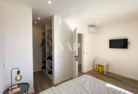 Fully Refurbished 4 Bedroom Villa in the Center of Faro with Rooftop and Private Garage