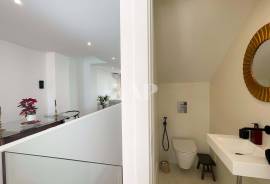 Fully Refurbished 4 Bedroom Villa in the Center of Faro with Rooftop and Private Garage