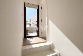 Fully Refurbished 4 Bedroom Villa in the Center of Faro with Rooftop and Private Garage