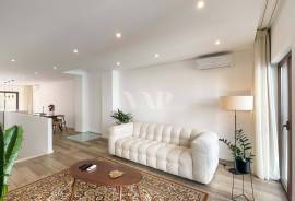 Fully Refurbished 4 Bedroom Villa in the Center of Faro with Rooftop and Private Garage