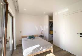 Fully Refurbished 4 Bedroom Villa in the Center of Faro with Rooftop and Private Garage