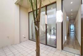 Fully Refurbished 4 Bedroom Villa in the Center of Faro with Rooftop and Private Garage