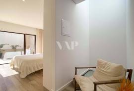 Fully Refurbished 4 Bedroom Villa in the Center of Faro with Rooftop and Private Garage