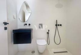 Fully Refurbished 4 Bedroom Villa in the Center of Faro with Rooftop and Private Garage