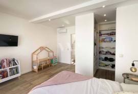 Fully Refurbished 4 Bedroom Villa in the Center of Faro with Rooftop and Private Garage