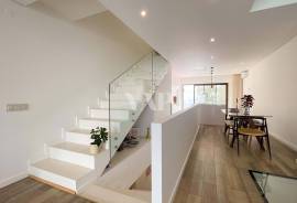 Fully Refurbished 4 Bedroom Villa in the Center of Faro with Rooftop and Private Garage